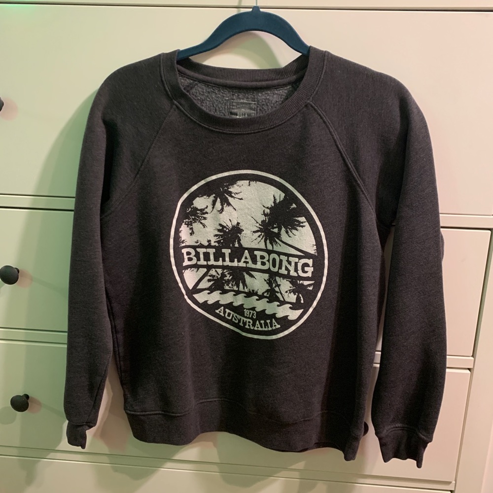 BILLABONG charcoal grey crew neck